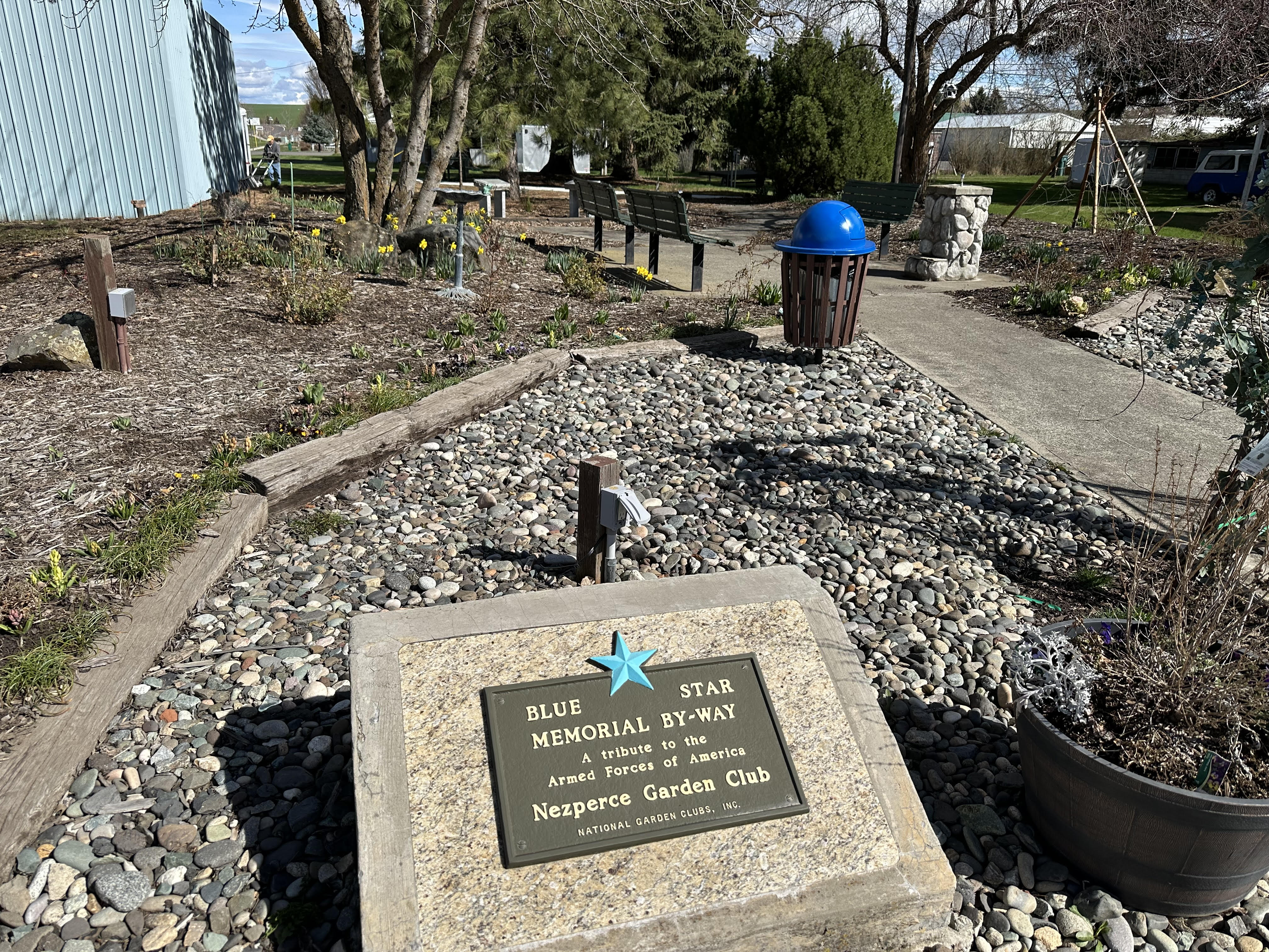 The Garden Club is seeking donations for new benches for its park on Oak Street.