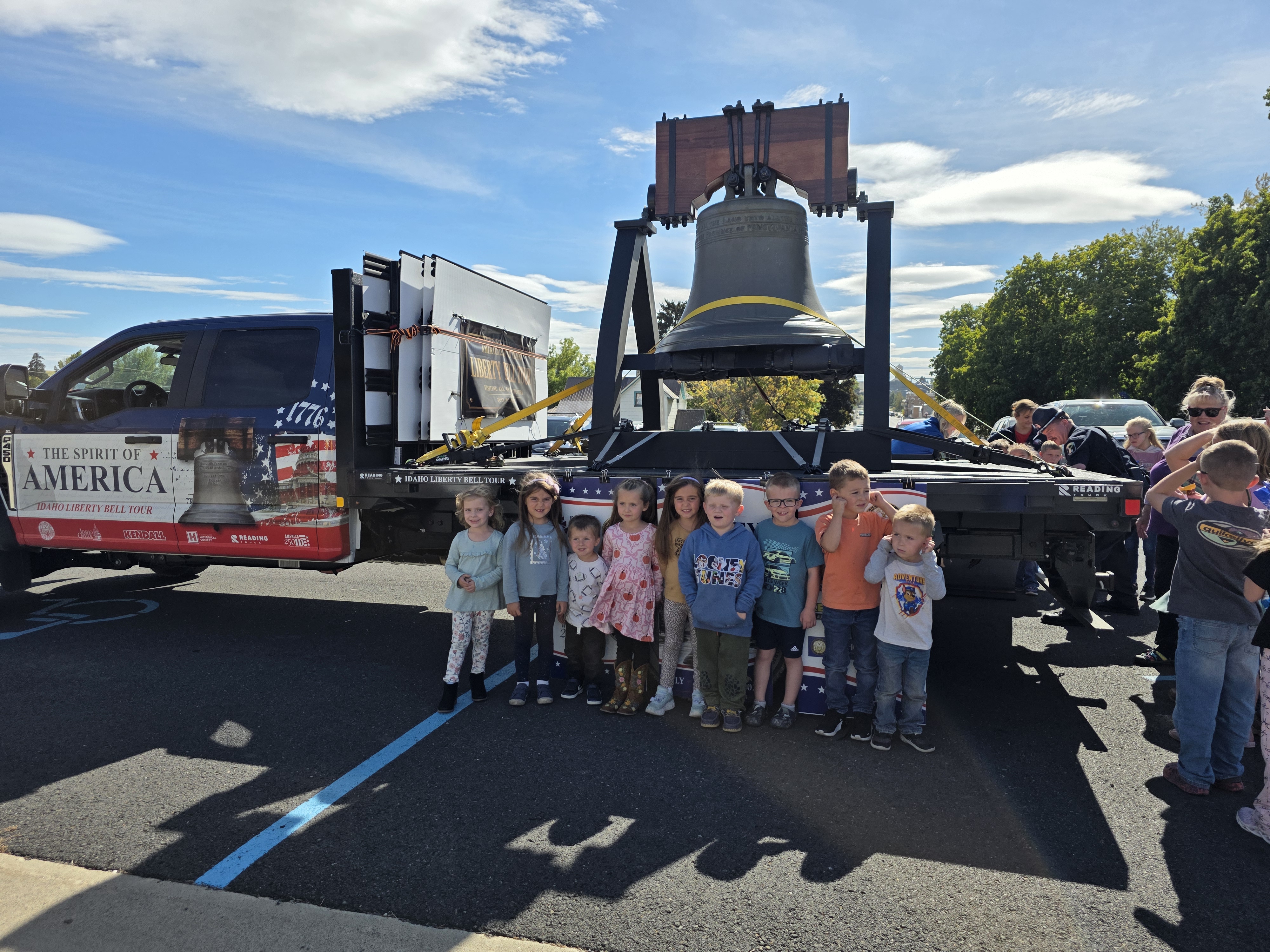 School kids pose in front of Idaho's Liberty Bell. School kids pose in front of Idaho's Liberty Bell.